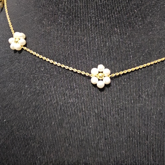 Daisy Necklace - Picture 3 of 6